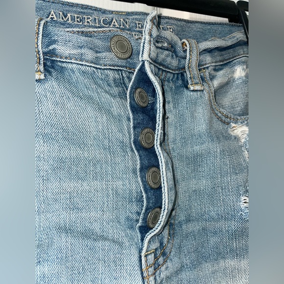 American Eagle distressed denim shorts - Picture 4 of 7